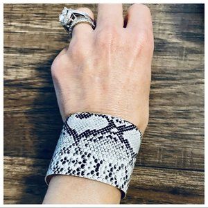 1 left!! NWT 🔥Hottest🔥 Faux Python Trend Open Cuff Bangle Bracelet